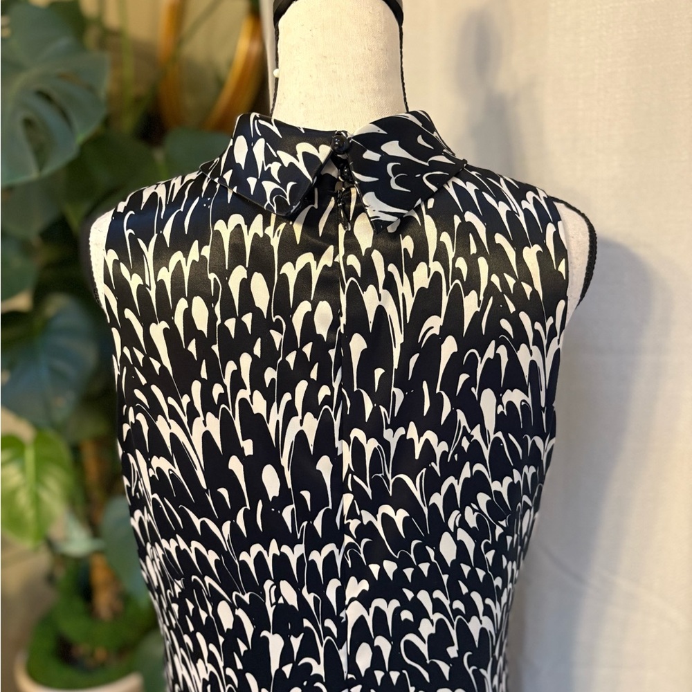 Tahari Black and White Abstract Patterned Mini Sheath Dress - Picture 7 of 11